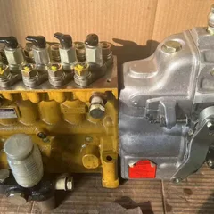 适用于小松D155A-1/2/3/4推土机和S6D155发动机的燃油喷射泵6128-71-1070