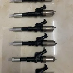 高压共轨喷油器 6156-11-3300 / 095000-1211，电装原装