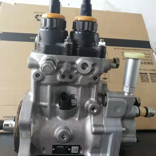 适用于配备 6D140-5 发动机的小松 PC650-8、PC700-8 挖掘机和 D155AX-6 推土机的燃油喷射泵总成 6261-71-1110