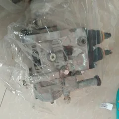 适用于配备 6D140-5 发动机的小松 PC650-8、PC700-8 挖掘机和 D155AX-6 推土机的燃油喷射泵总成 6261-71-1110