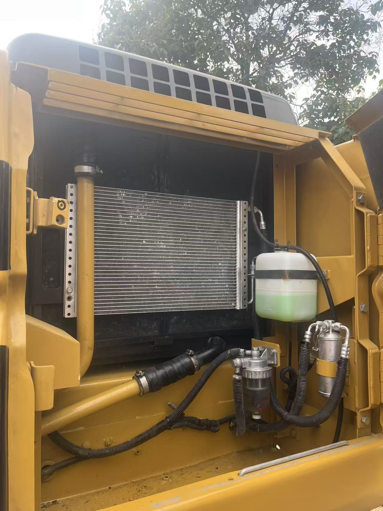 卡特彼勒 CAT 320D 液压挖掘机 20吨工程挖掘机 出口特供，附带官方出口许可证