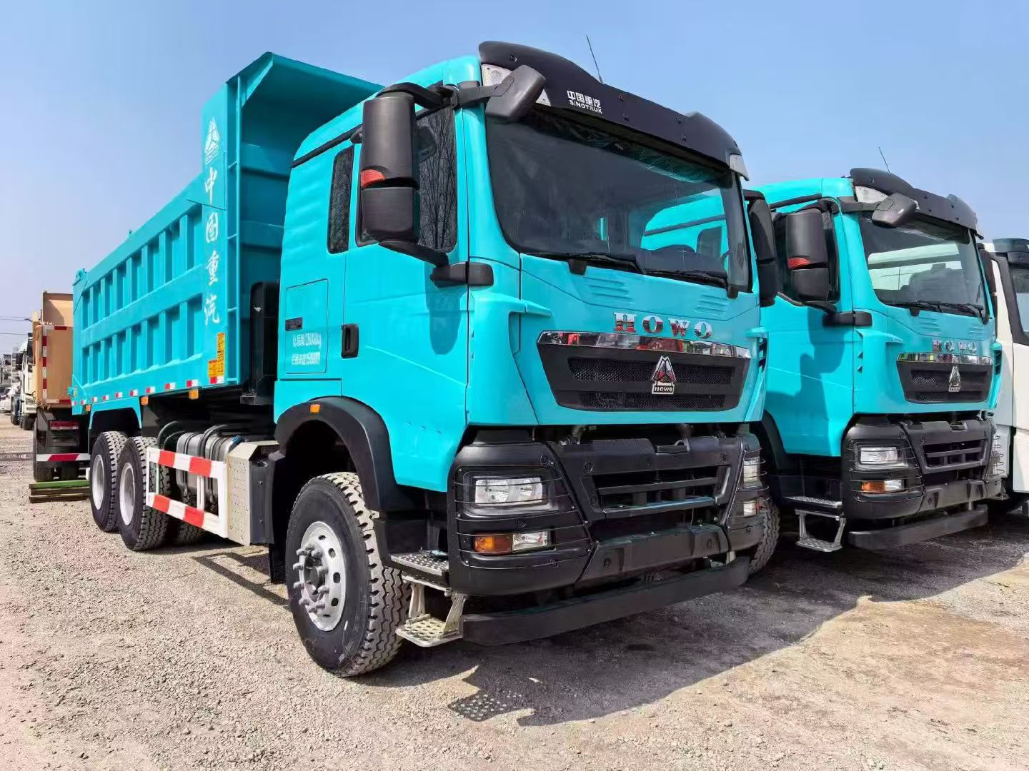 SINOTRUK HOWO TX Flagship Export Dump Truck 400HP 5.8m Box Front Lifting Mining & Construction Tipper (With Export License)
