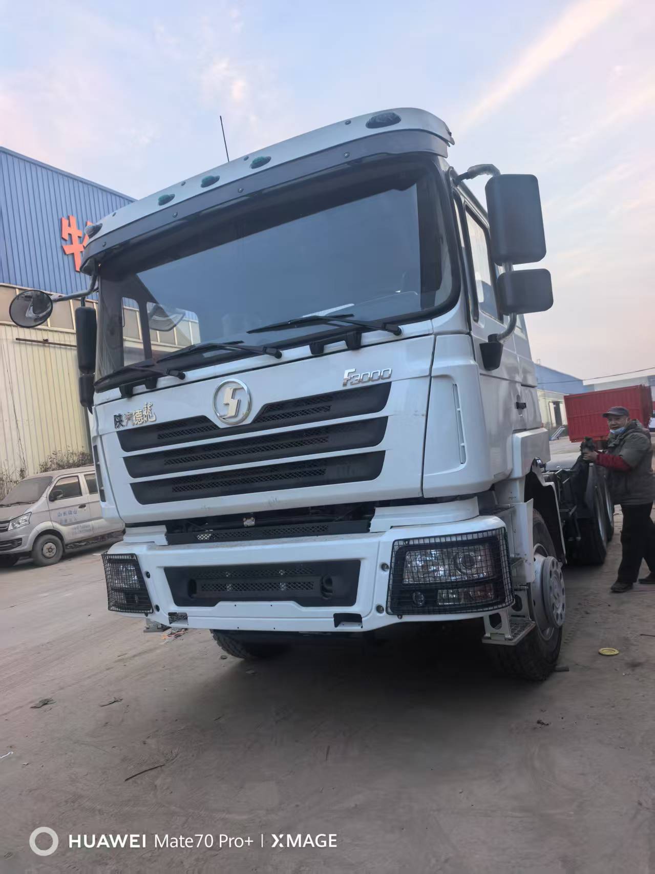 SHACMAN F3000 6x4 Euro 3 Electric Weichai Left Steering Tractor Truck Used Nearly Brand New