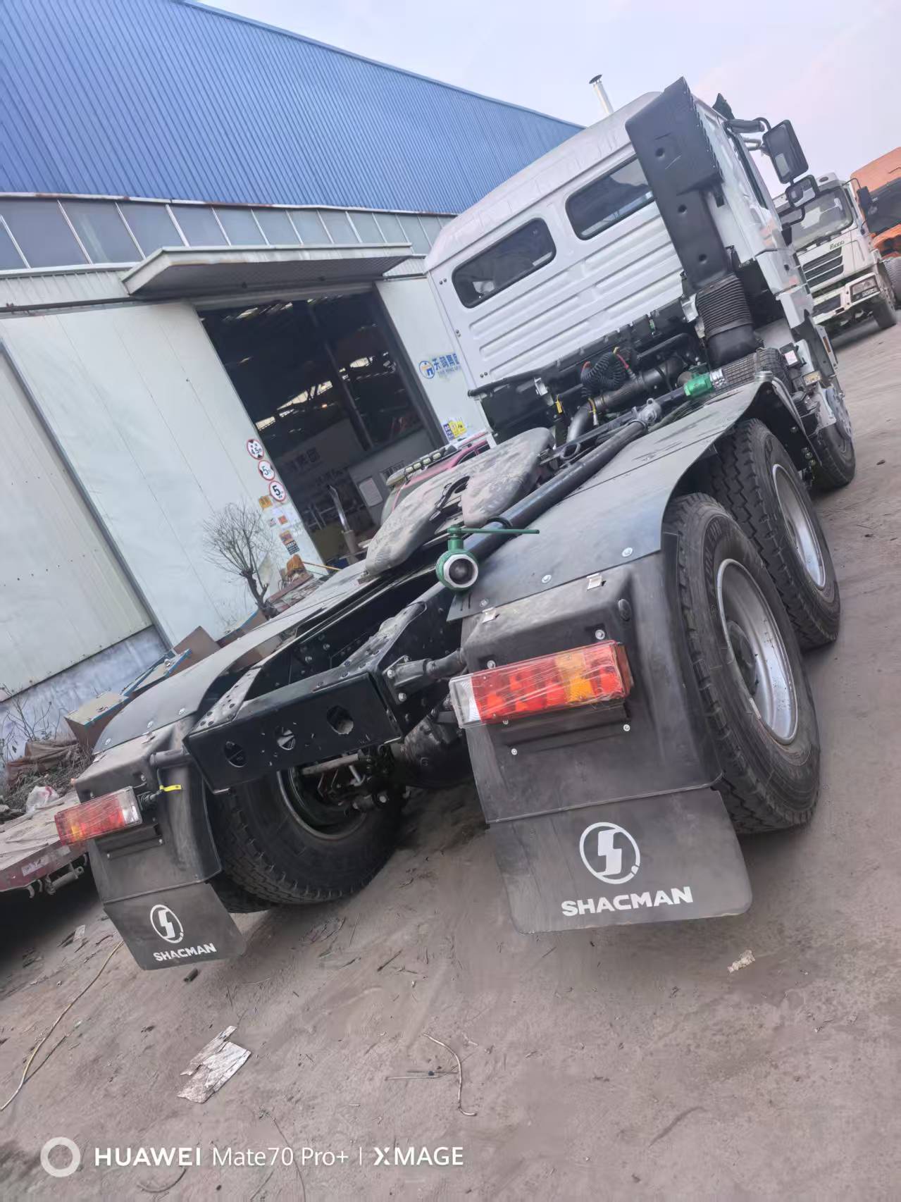 SHACMAN F3000 6x4 Euro 3 Electric Weichai Left Steering Tractor Truck Used Nearly Brand New