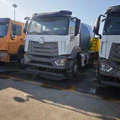 Sinotruk HOWO NX Used Heavy Diesel Concrete Mixer Truck 6X4 Drive Van Cargo Tank for Sale