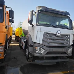 Sinotruk HOWO NX Used Heavy Diesel Concrete Mixer Truck 6X4 Drive Van Cargo Tank for Sale