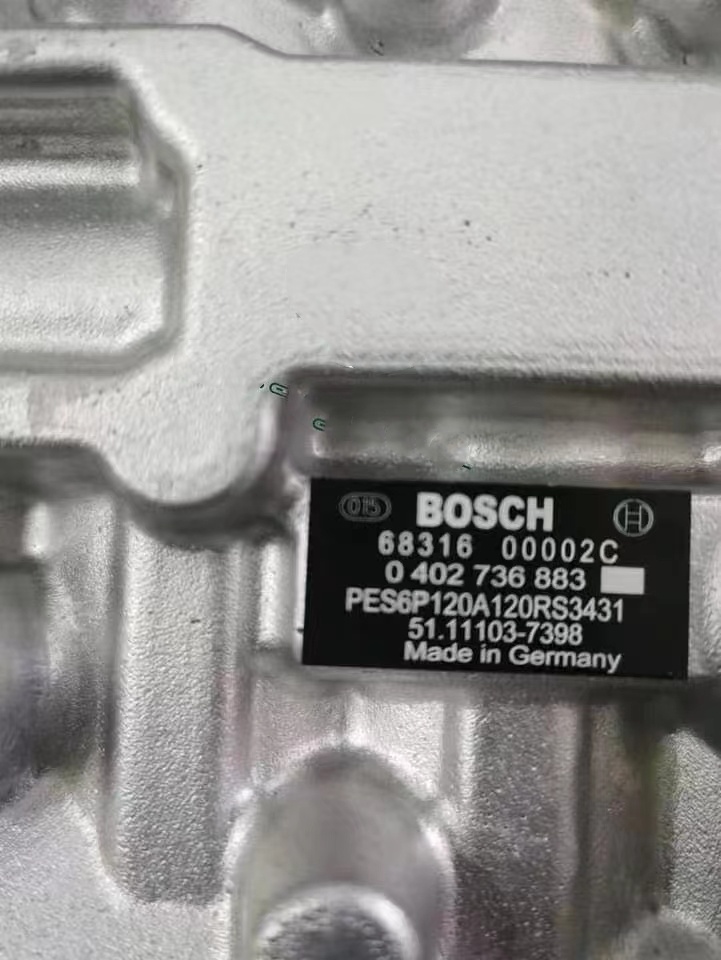Fuel Injection Pump Assembly 0402736883 (P7100) for Cummins 6B5.9 / 6BT5.9 Engine