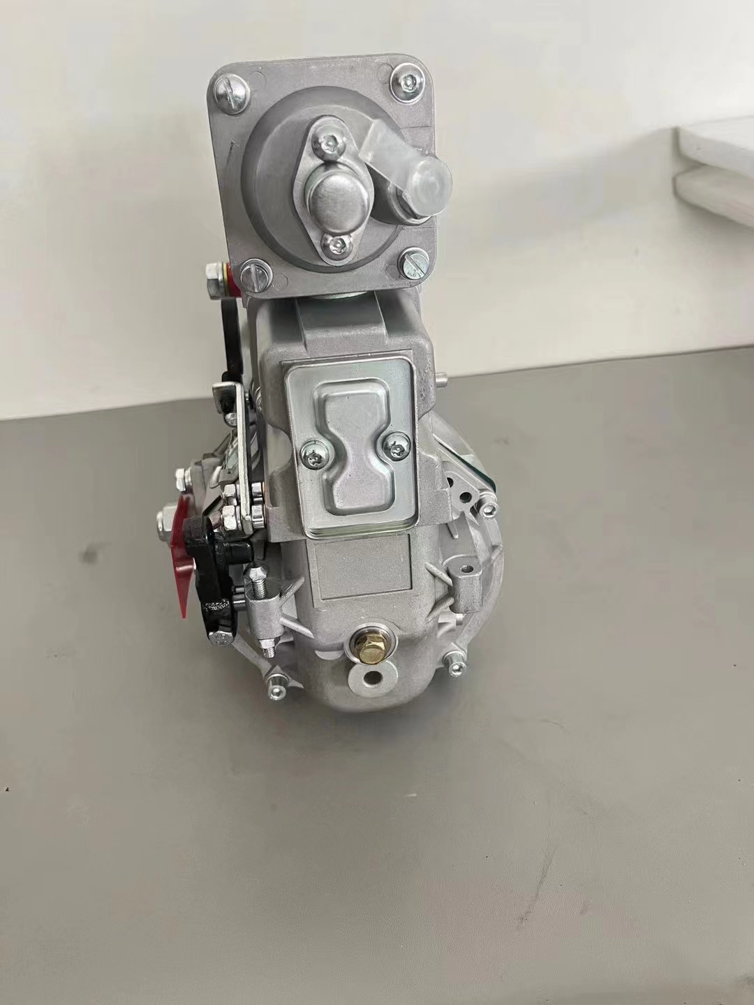 适用于康明斯 6BT5.9L 发动机的燃油喷射泵总成 0402736913 (P7100)
