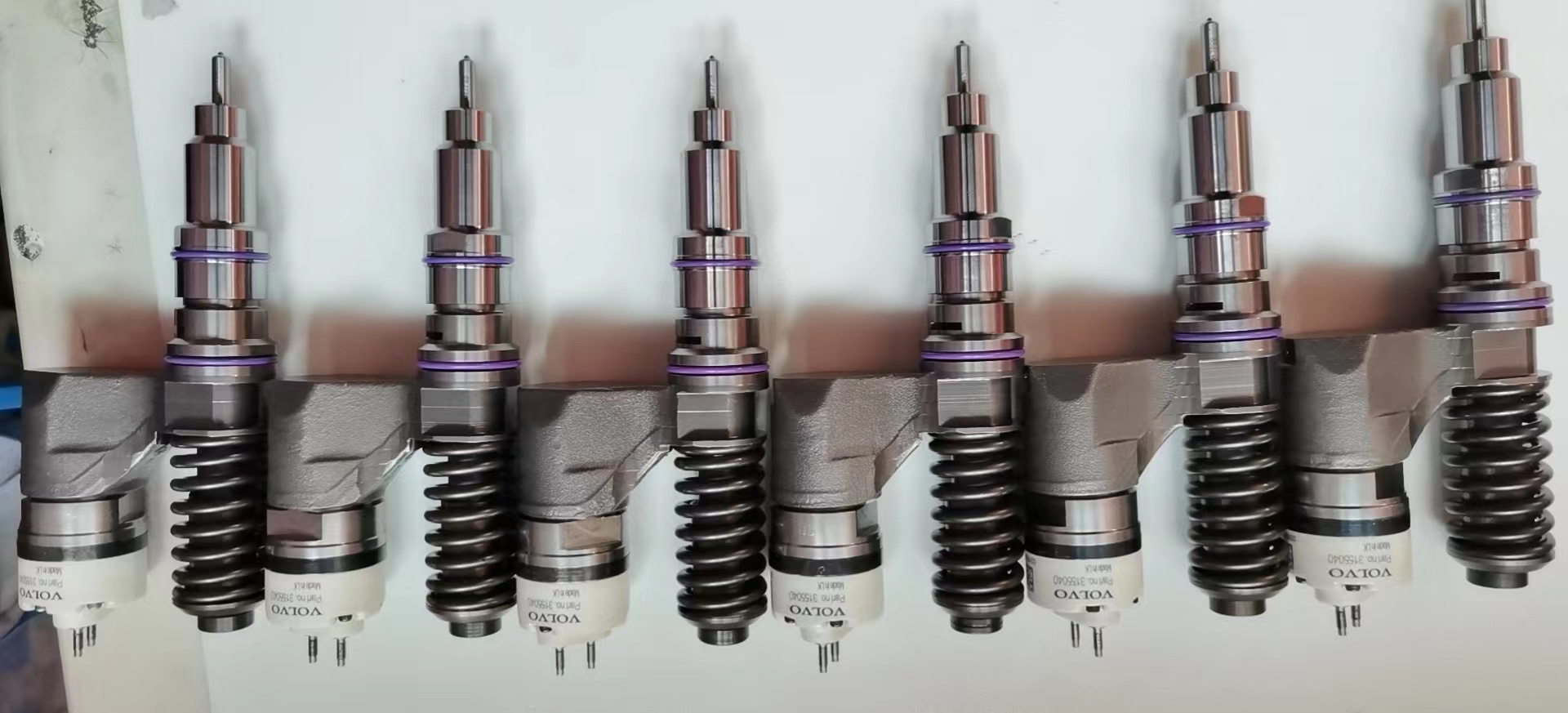 Fuel Injector 3155040 for Volvo EC290B, EC360B, EC460B Excavators with D12C / D12D Engine