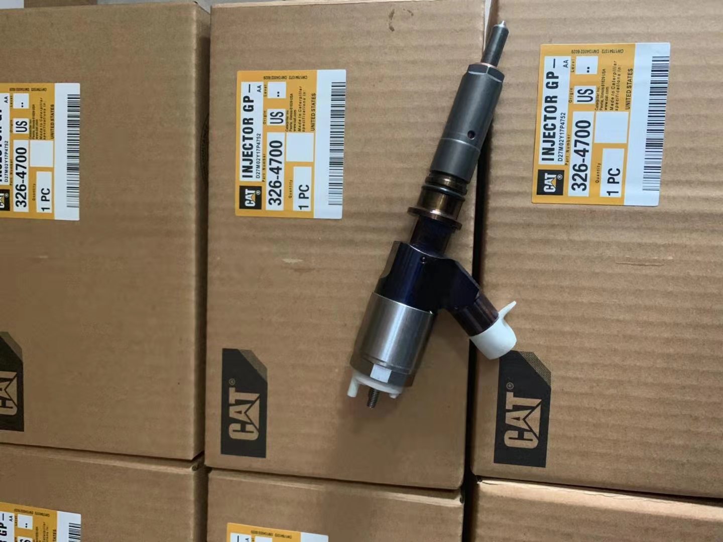 Fuel Injector Assembly 326-4700 (3264700) for Caterpillar Excavators 320D, 320DL, 320D FM with C6 / C6.4 Engine