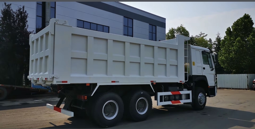 6×4 HOWO Tipper Truck 371HP Euro2 Emission for Africa Mine & Construction Transport