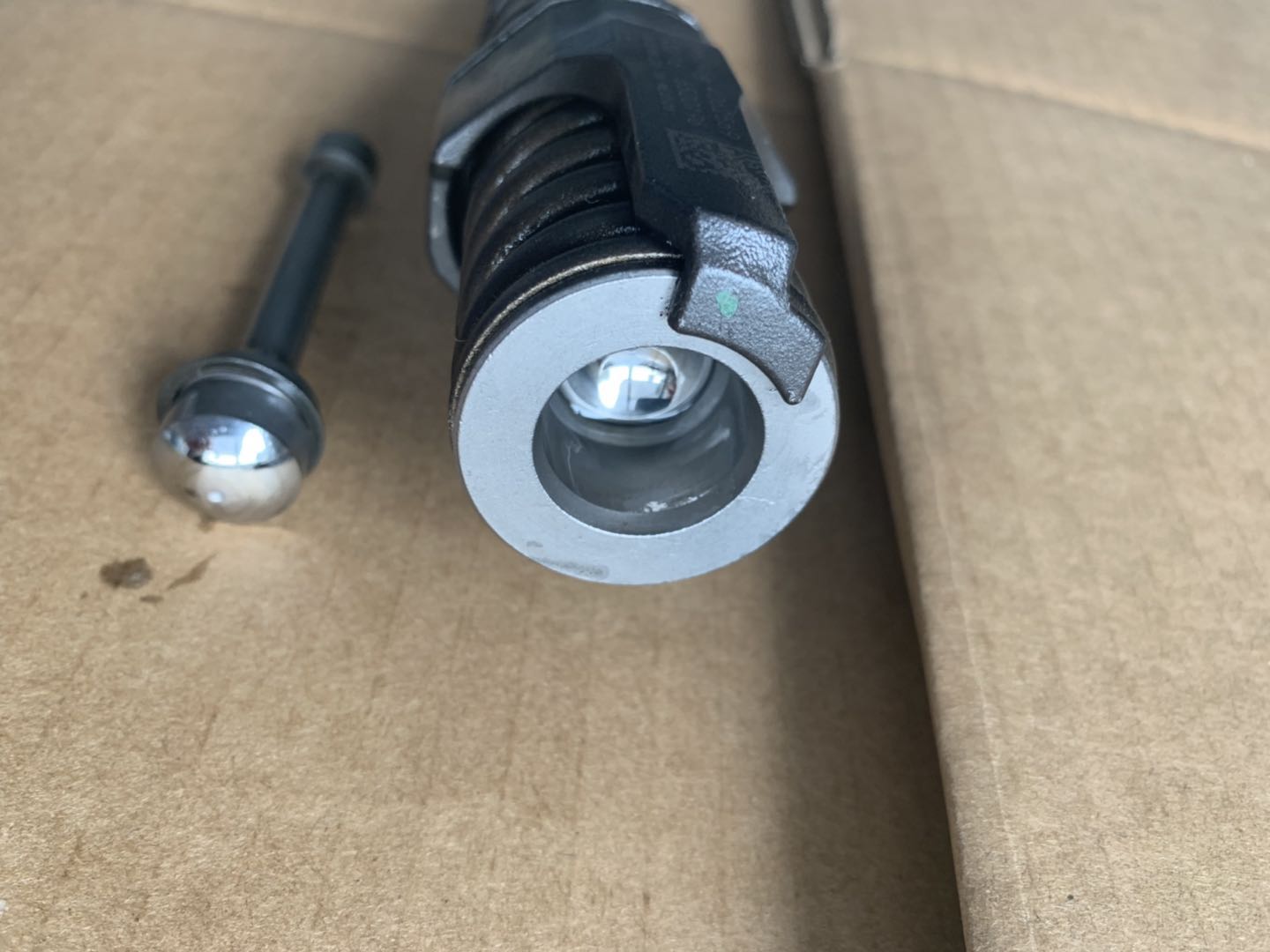 Fuel Injector 4062569 (Interchangeable with 4928260) for Cummins QSX15 / ISX15 Engines