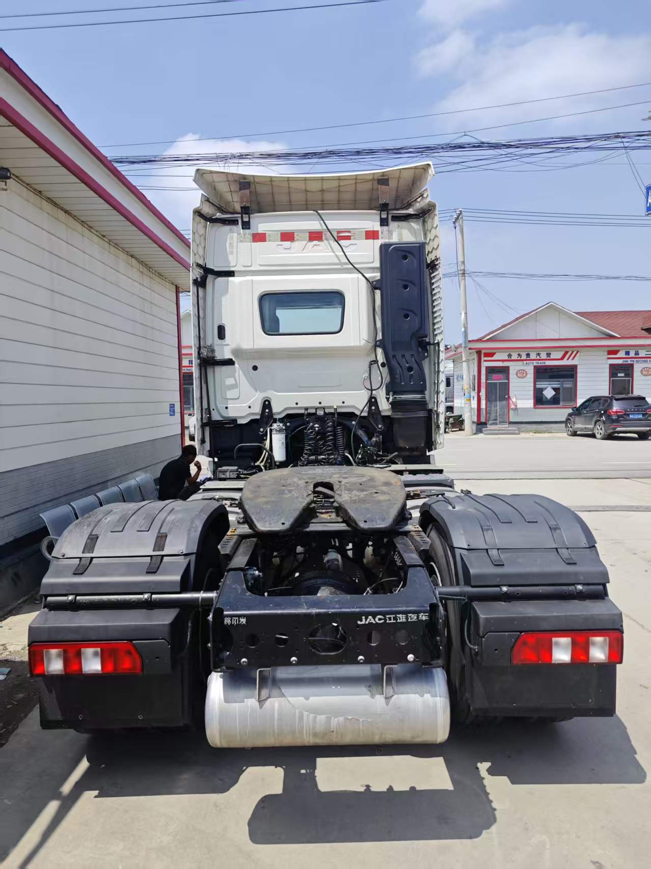Used JAC K7 4×2 Tractor Head, 510HP Cummins Engine, ZF Auto Gearbox + Retarder, Air Suspension