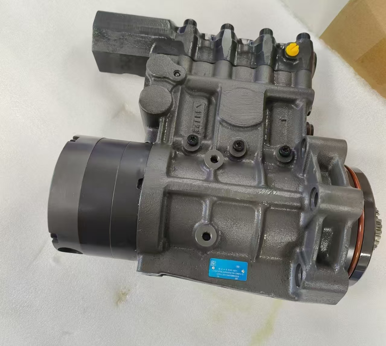 Bosch High Pressure Common Rail Fuel Pump CP9L3 R565 (B 444530 021 / F00BL0P094) for Komatsu WA470-3 & PC400-7