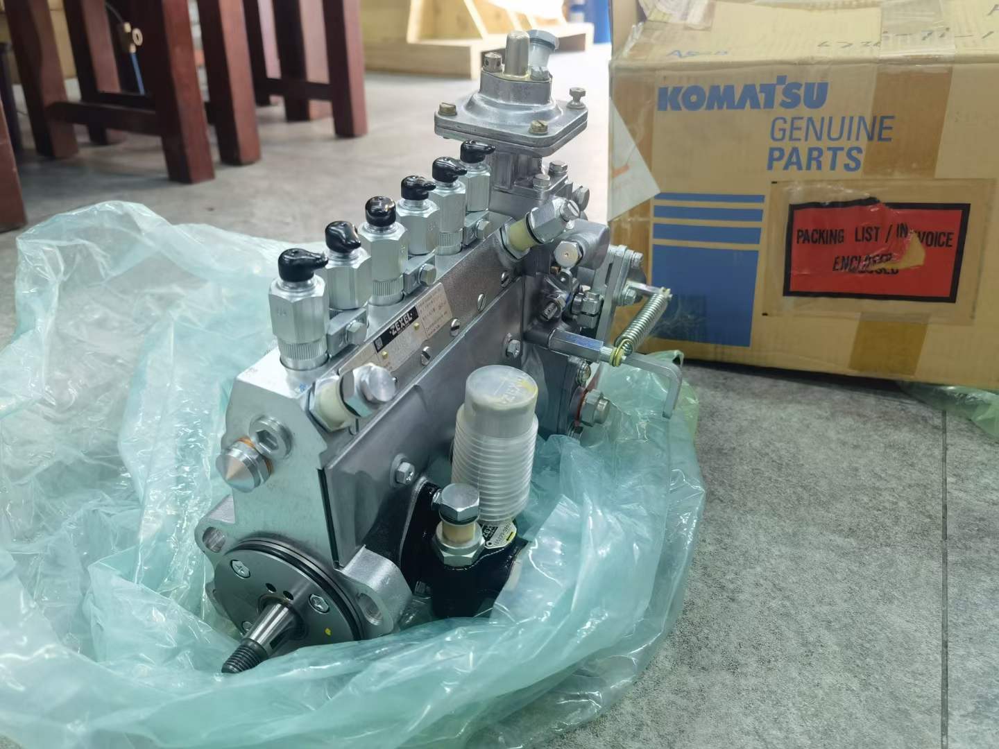Fuel Injection Pump Assembly 6738-71-1520 (101609-3760) for Komatsu PC200-6 with 6D102 Engine