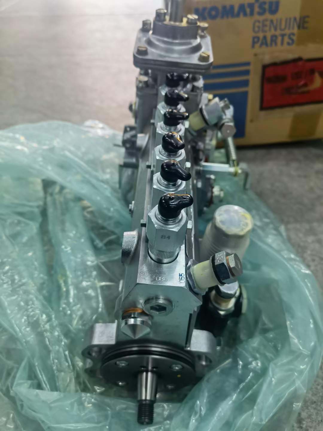 Fuel Injection Pump Assembly 6738-71-1520 (101609-3760) for Komatsu PC200-6 with 6D102 Engine