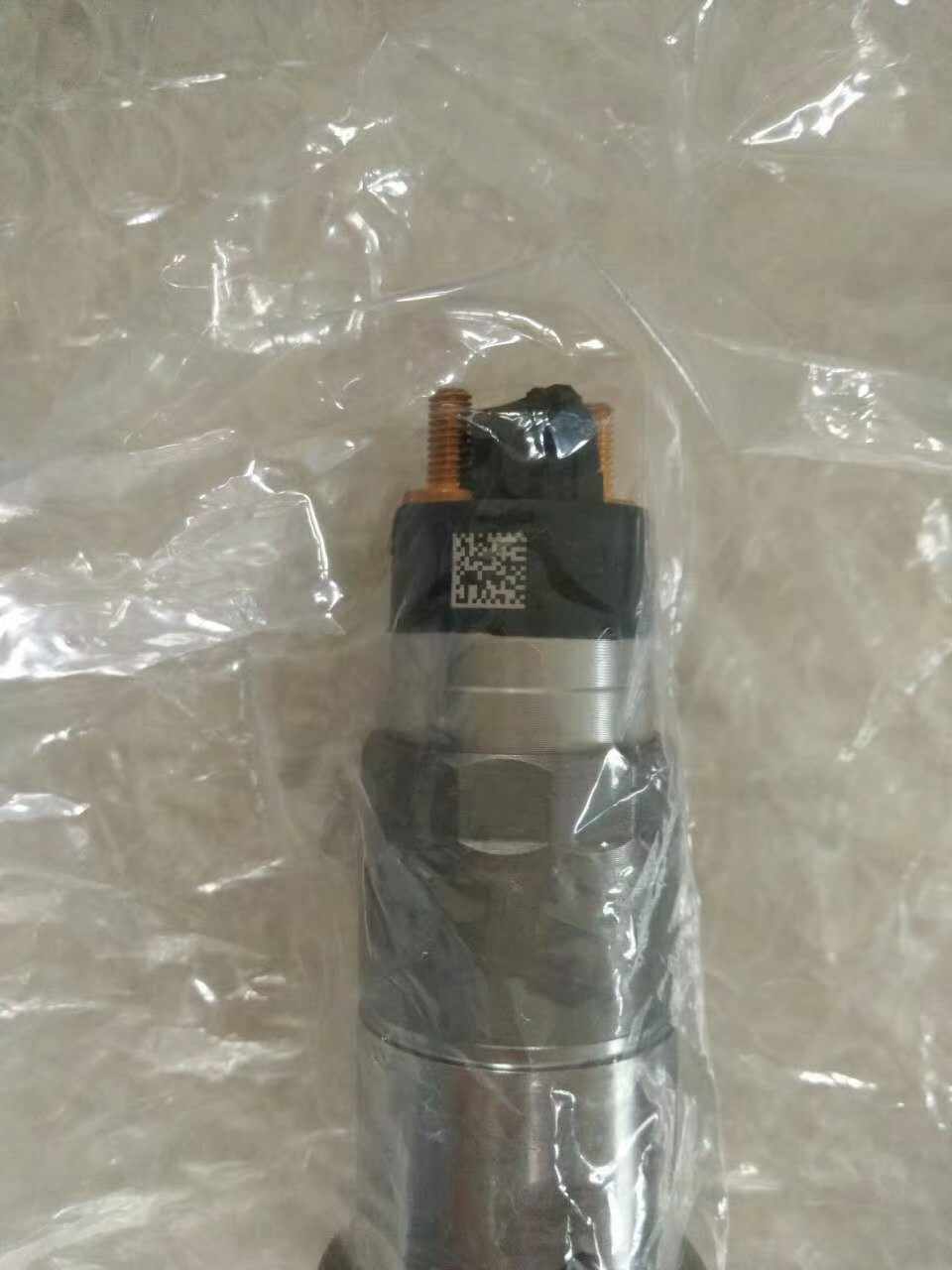 适用于小松PC200-8（6D107）的燃油喷射器6754-11-3011，博世零件号：0445120231