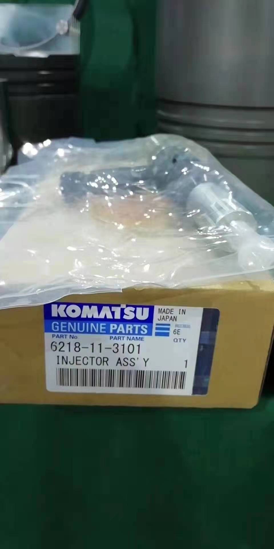 Fuel Injector Assembly 6218-11-3101 095000-0562 for Komatsu Excavator PC600-8, PC650-8 with SA6D140E-3 Engine