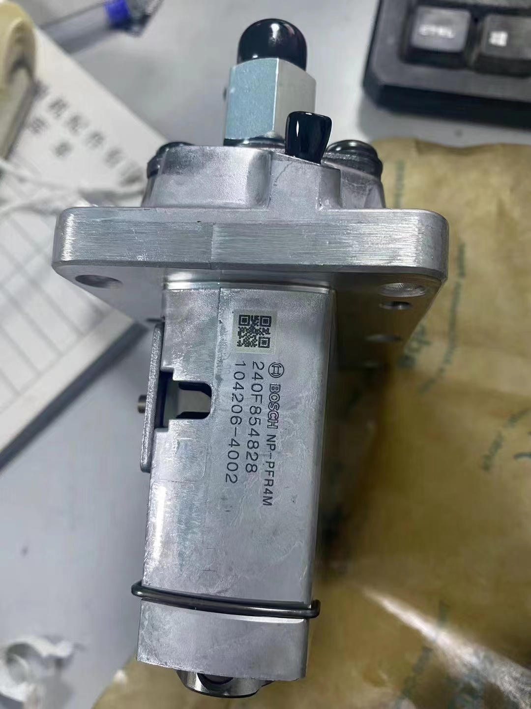 Fuel Injection Pump Assembly 16060-51013, 16060-51010, 104206-4002, H104206409 for Kubota V1505 Engine