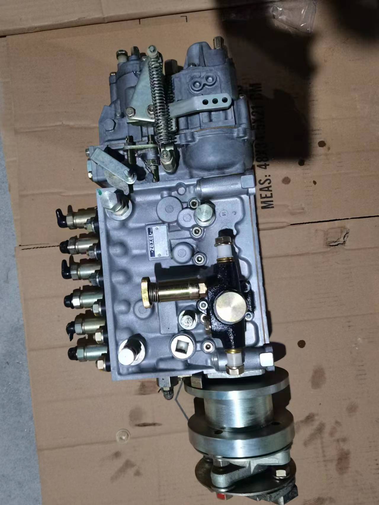 Fuel Injection Pump Assembly 6152-72-1442 for Komatsu WA470-3 Wheel Loader, 6D125 / SAA6D125E Diesel Engine.