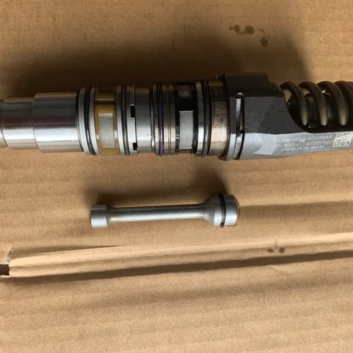 Fuel Injector 4062569 (Interchangeable with 4928260) for Cummins QSX15 / ISX15 Engines