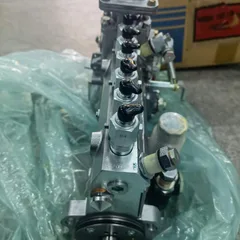 Fuel Injection Pump Assembly 6738-71-1520 (101609-3760) for Komatsu PC200-6 with 6D102 Engine