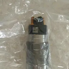 适用于小松PC200-8（6D107）的燃油喷射器6754-11-3011，博世零件号：0445120231