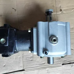 适用于小松 WA470-1 / WA450-1 轮式装载机、SA6D125 / S6D125-1 柴油发动机的 6151-81-3112 型空气压缩机，单缸空气制动压缩机。
