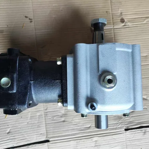 适用于小松 WA470-1 / WA450-1 轮式装载机、SA6D125 / S6D125-1 柴油发动机的 6151-81-3112 型空气压缩机，单缸空气制动压缩机。