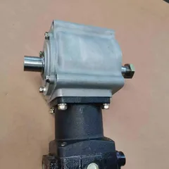 适用于小松 WA470-1 / WA450-1 轮式装载机、SA6D125 / S6D125-1 柴油发动机的 6151-81-3112 型空气压缩机，单缸空气制动压缩机。