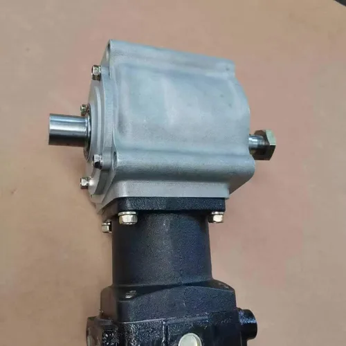 适用于小松 WA470-1 / WA450-1 轮式装载机、SA6D125 / S6D125-1 柴油发动机的 6151-81-3112 型空气压缩机，单缸空气制动压缩机。