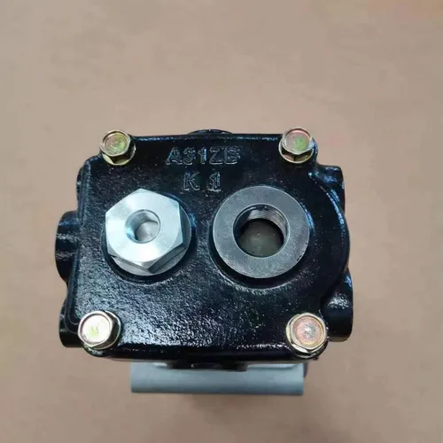 适用于小松 WA470-1 / WA450-1 轮式装载机、SA6D125 / S6D125-1 柴油发动机的 6151-81-3112 型空气压缩机，单缸空气制动压缩机。