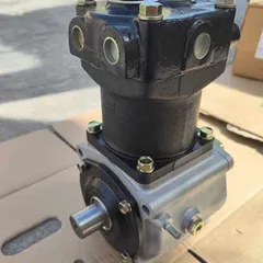 适用于小松 WA470-1 / WA450-1 轮式装载机、SA6D125 / S6D125-1 柴油发动机的 6151-81-3112 型空气压缩机，单缸空气制动压缩机。
