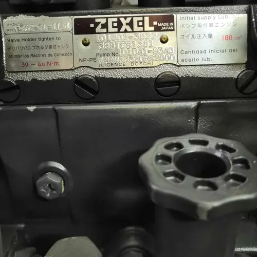 适用于小松PC200-5 PC220-5 S6D95L-1发动机的喷油泵6732-71-1141