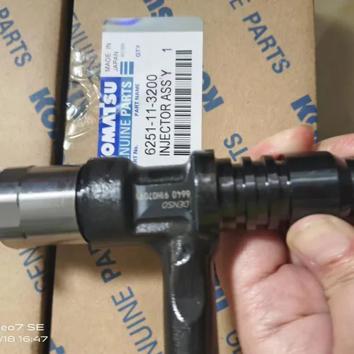 适用于小松PC400-8 PC450-8、发动机SAA6D125E-5的燃油喷射器总成6251-11-3200 (095000-6640)