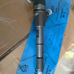 适用于小松PC60-8电子喷射SAA4D95LE-5发动机的燃油喷射器6271-11-3100