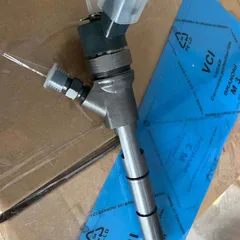 适用于小松PC60-8电子喷射SAA4D95LE-5发动机的燃油喷射器6271-11-3100