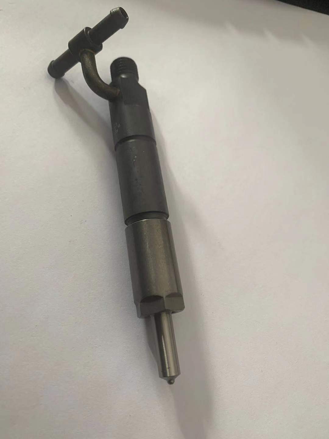 适用于小松PC200-7 6D102发动机的PC200-7燃油喷射器总成6738-11-3090（6738-11-3100）