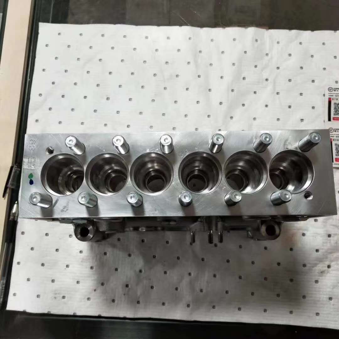 适用于小松PC300-6/PC360-7的燃油喷射泵（高压燃油泵）6222-73-1110，发动机型号：SAA6D108E-2