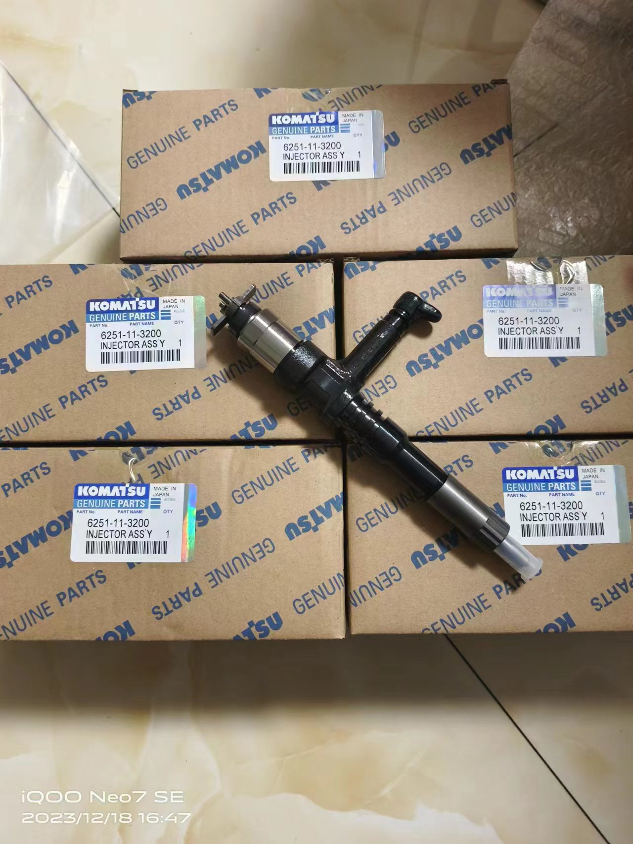 适用于小松PC400-8 PC450-8、发动机SAA6D125E-5的燃油喷射器总成6251-11-3200 (095000-6640)