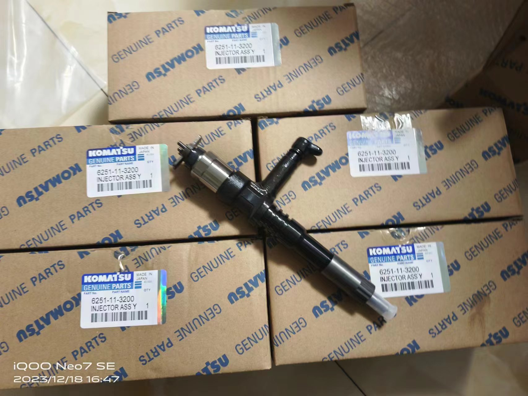 适用于小松PC400-8 PC450-8、发动机SAA6D125E-5的燃油喷射器总成6251-11-3200 (095000-6640)