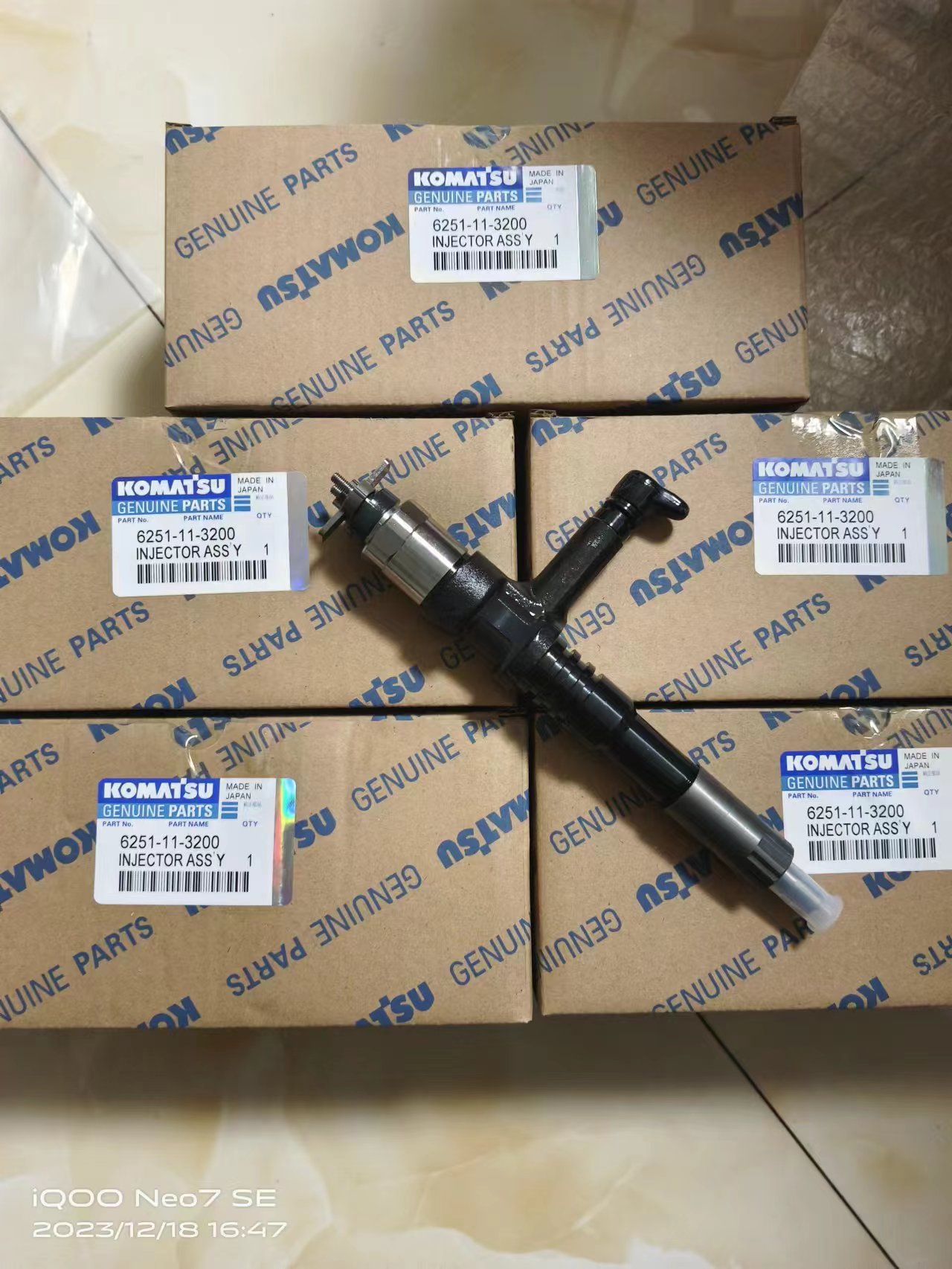 适用于小松PC400-8 PC450-8、发动机SAA6D125E-5的燃油喷射器总成6251-11-3200 (095000-6640)