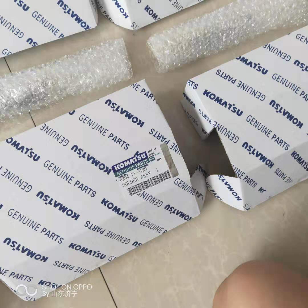 适用于小松PC60-7挖掘机4D95LE发动机的燃油喷射器总成6204-11-3100