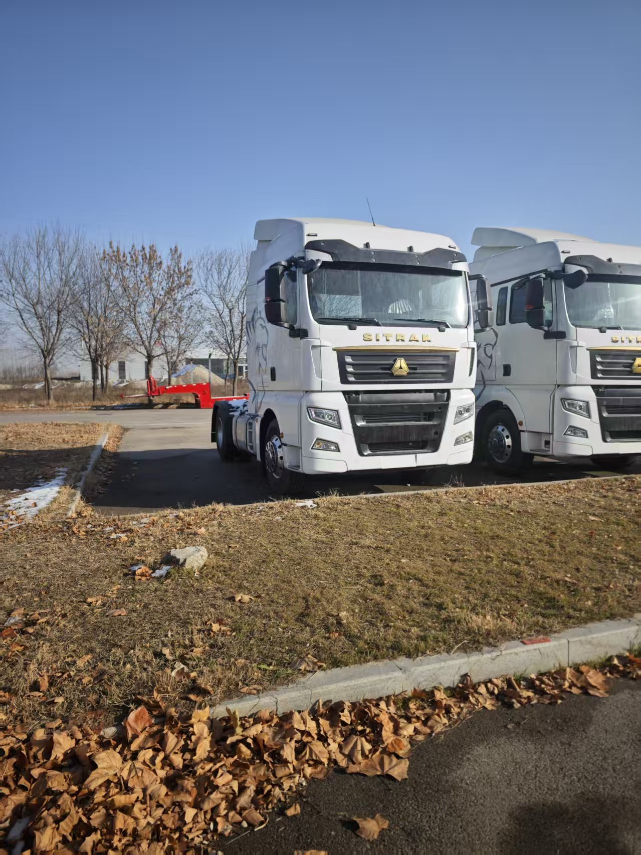 New Diesel SITRAK Logistics Tractor Truck 4X2 SINOTRUK Manual Transmission South America Central Asia 13L Engine 31-40T Load