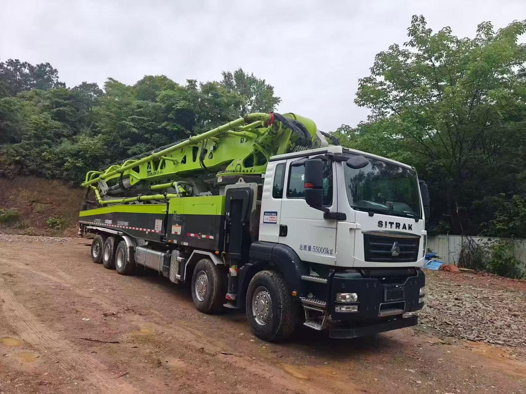 2023 Zoomlion 70-meter concrete pump truck
