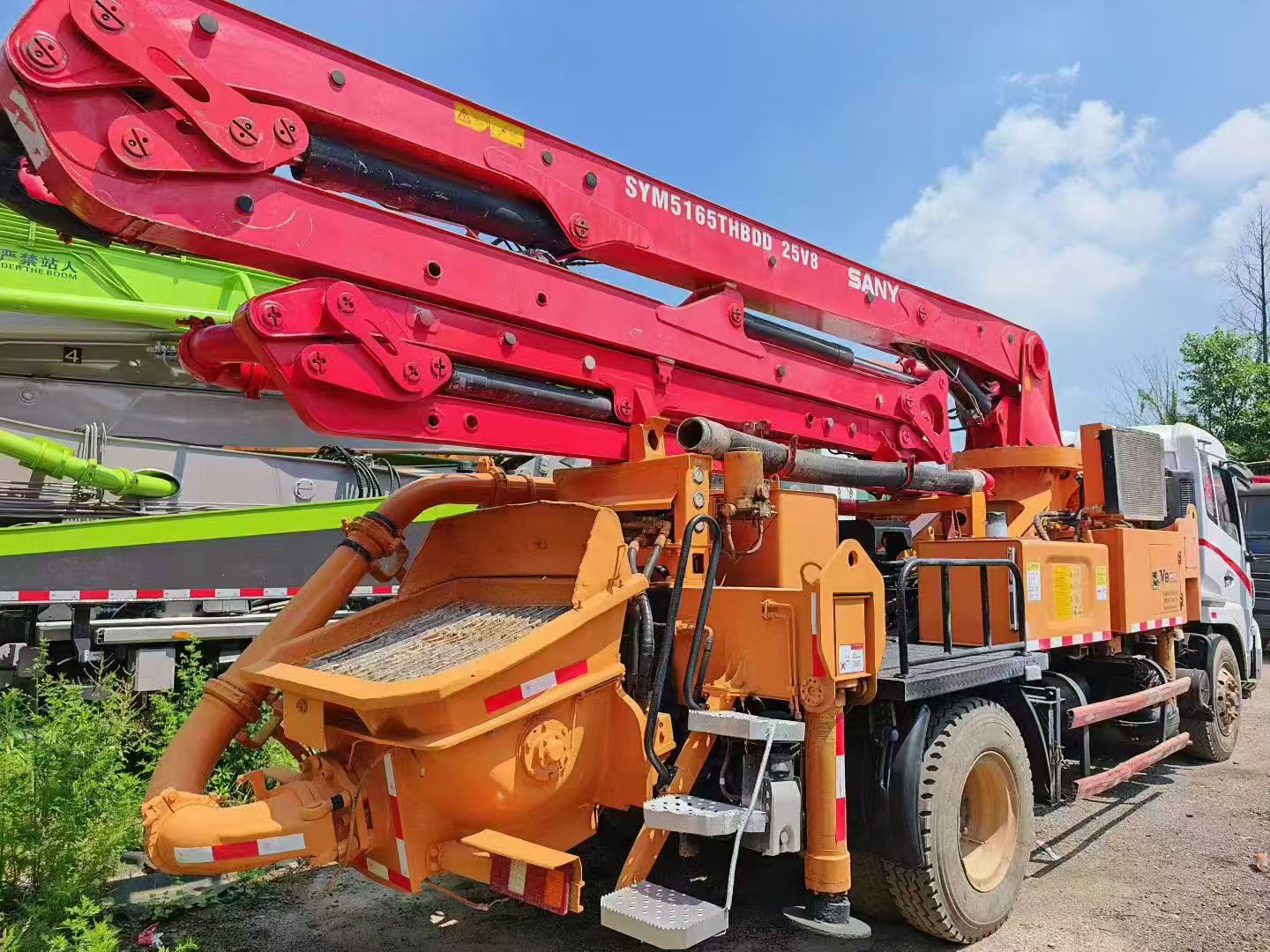 Sany 25-meter crane made in 2016