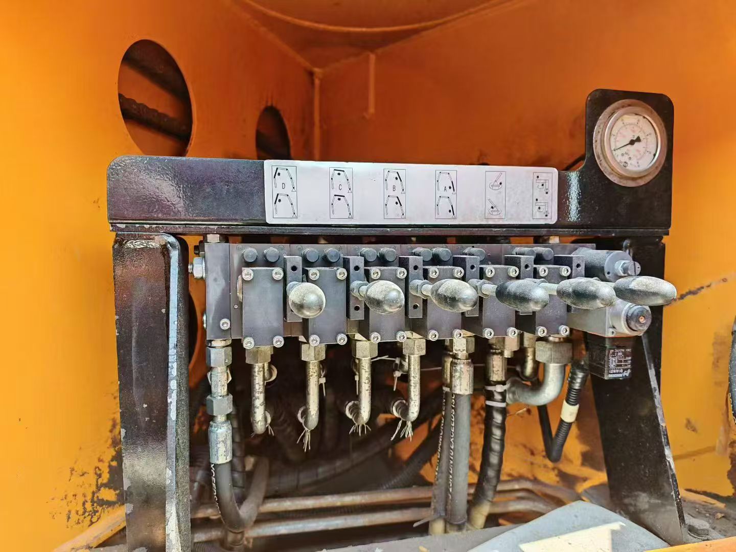 Sany 25-meter crane made in 2016