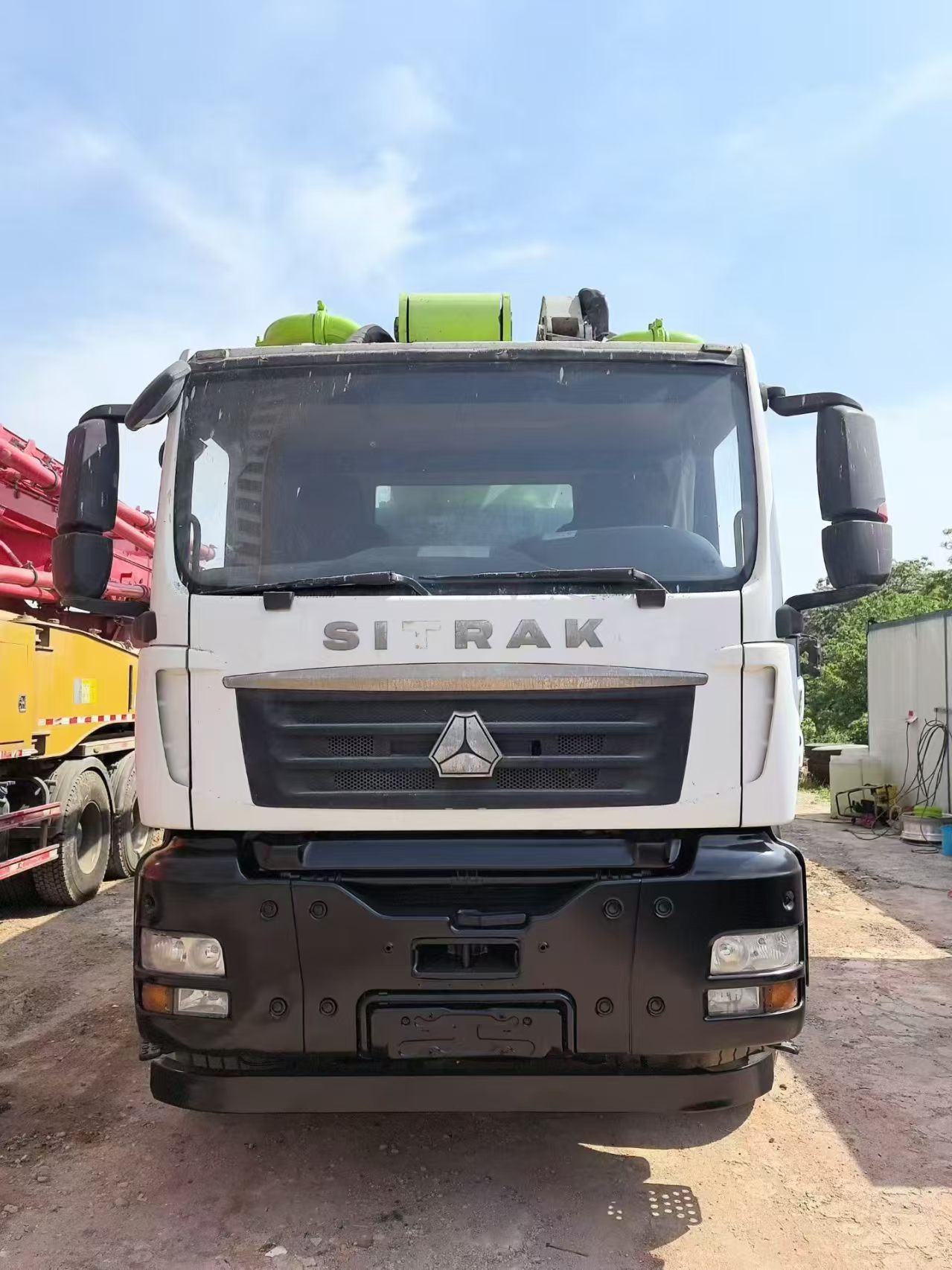 Zoomlion Sitrak 56-meter concrete pump truck made in 2020