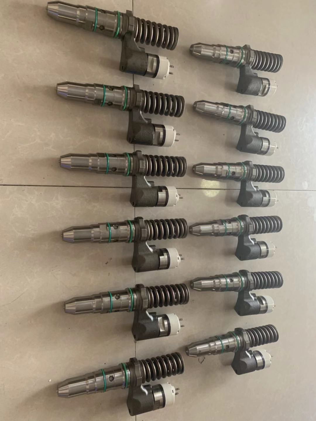 CAT Fuel Injector 3920221 / 392-0221