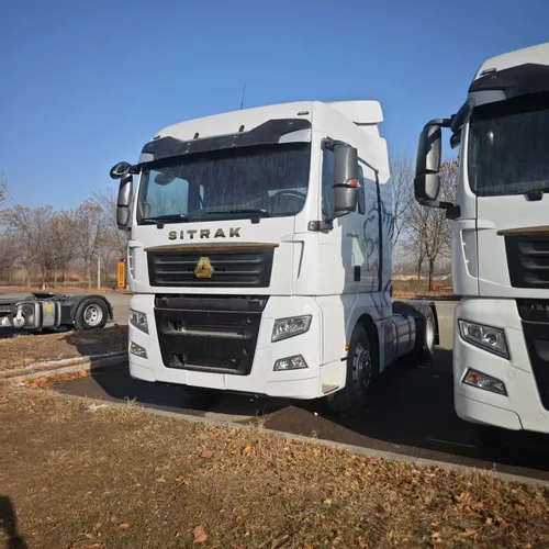 New Diesel SITRAK Logistics Tractor Truck 4X2 SINOTRUK Manual Transmission South America Central Asia 13L Engine 31-40T Load
